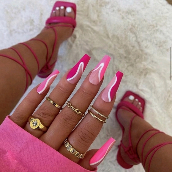 Luxury Faux Nail Collection - Picture 3 of 7